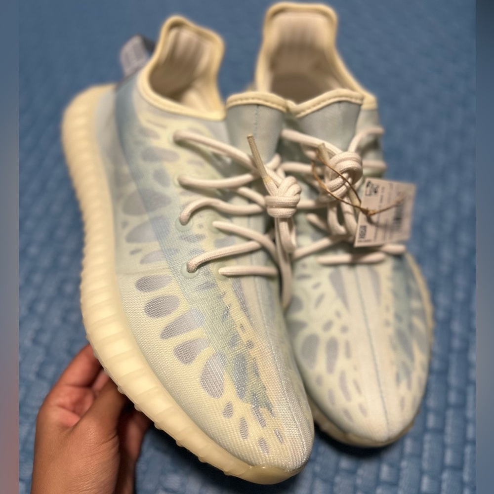 Yeezy Boost 350 v2 “Mono Ice” 8.5 Mens NWT and Box
